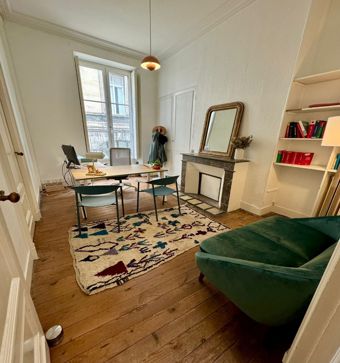 Trois bureaux Avocat 11, 13 et 14 m² lumineux au cœur de Bordeaux + Espace Stagiaires